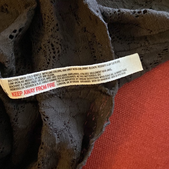 Free People NWT V-Neck Blue-Gray & Green Lace Shirt - Size Sm. STUNNING! - Picture 8 of 9